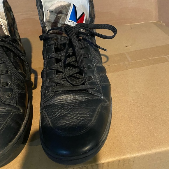 Louis Vuitton Men’s classics - Picture 4 of 5